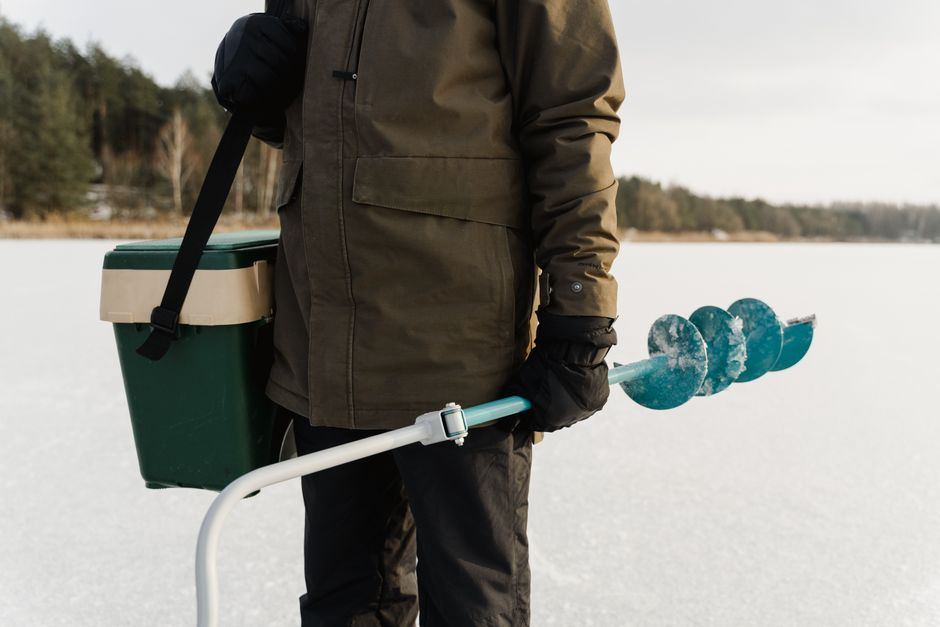 ice augers for solo ice fishing buying guide